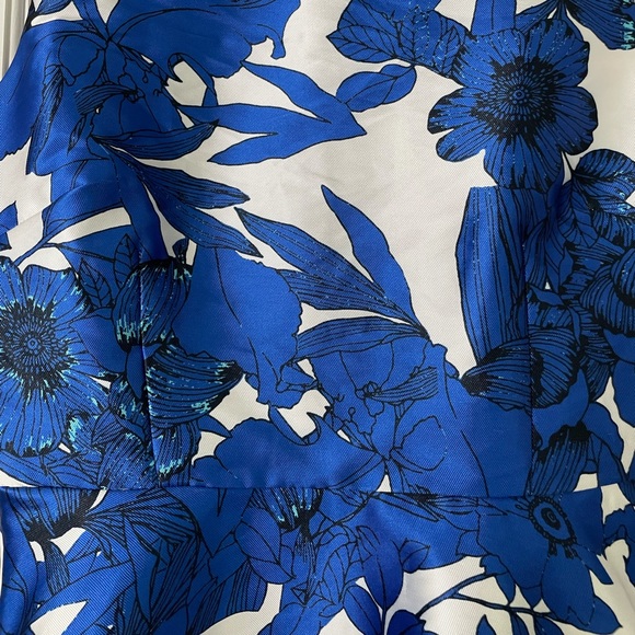 AX Paris Sleeveless Blue Floral Dress 💙 - Picture 2 of 4